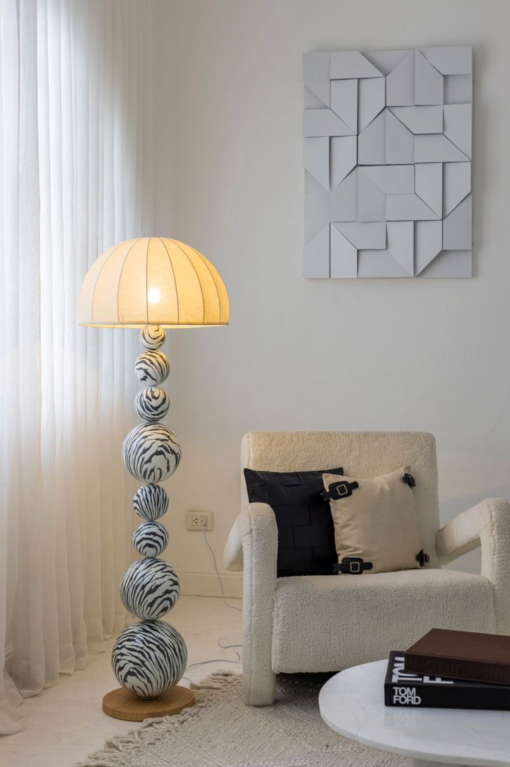 Gaia Floor Lamp
