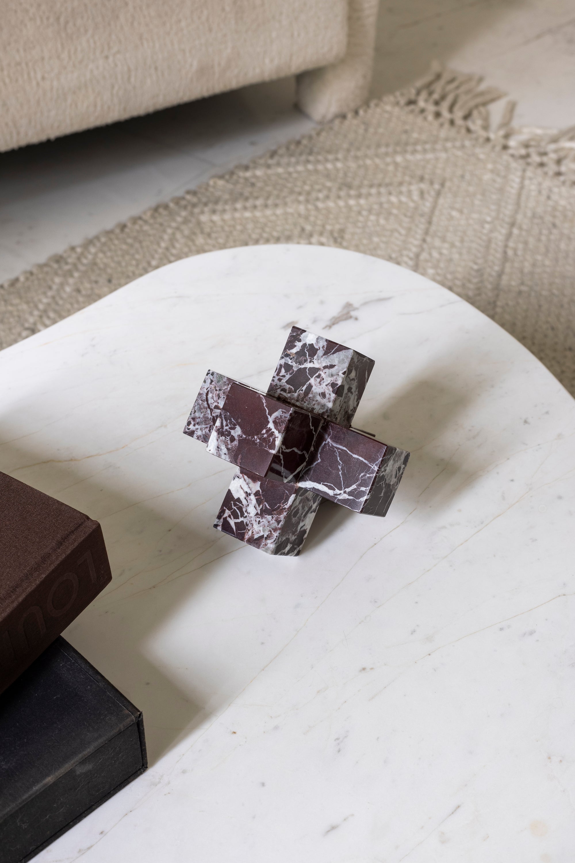 Escultura Geométrica de Mármol Dark