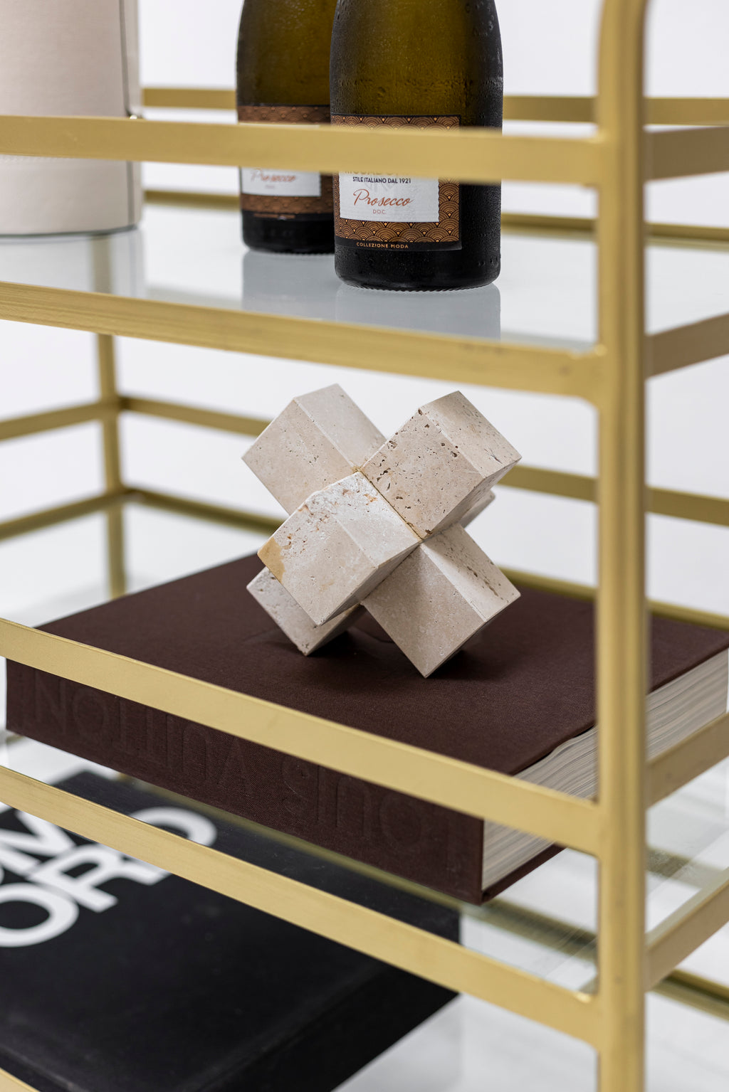 Escultura Geométrica de Travertino