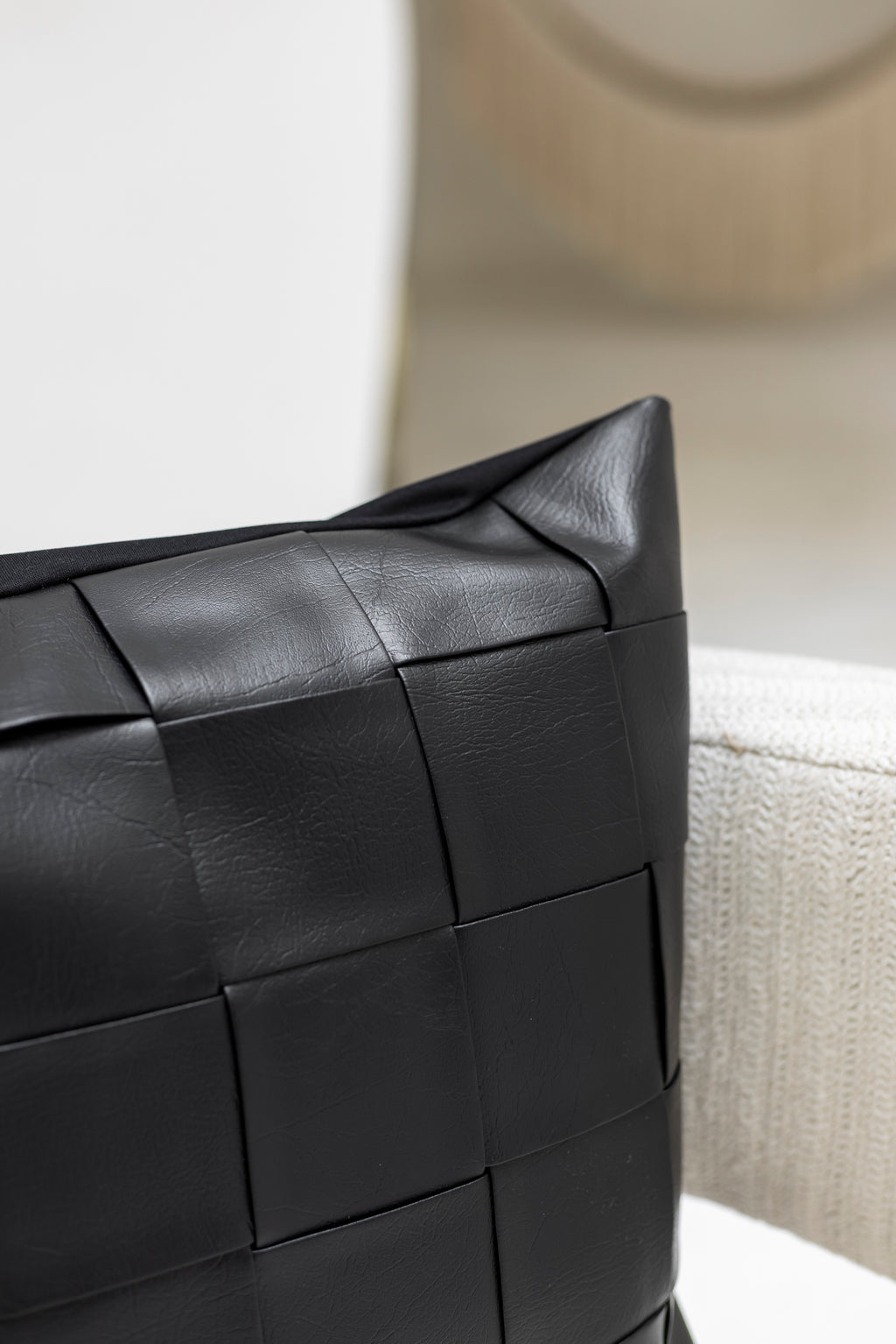 Set de 2 Cojines Monolito Ecopiel Negros