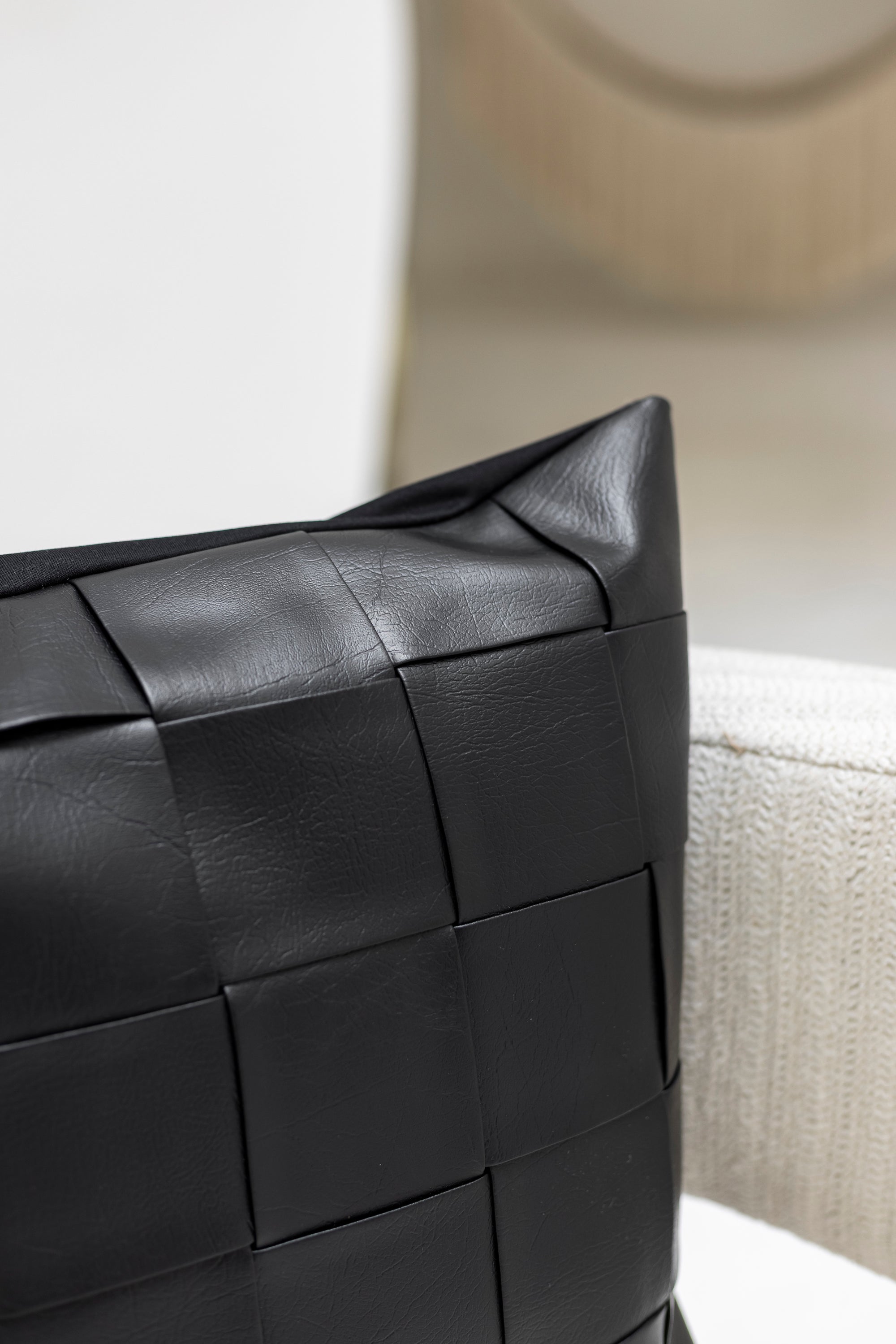 Set de 2 Cojines Monolito Ecopiel Negros