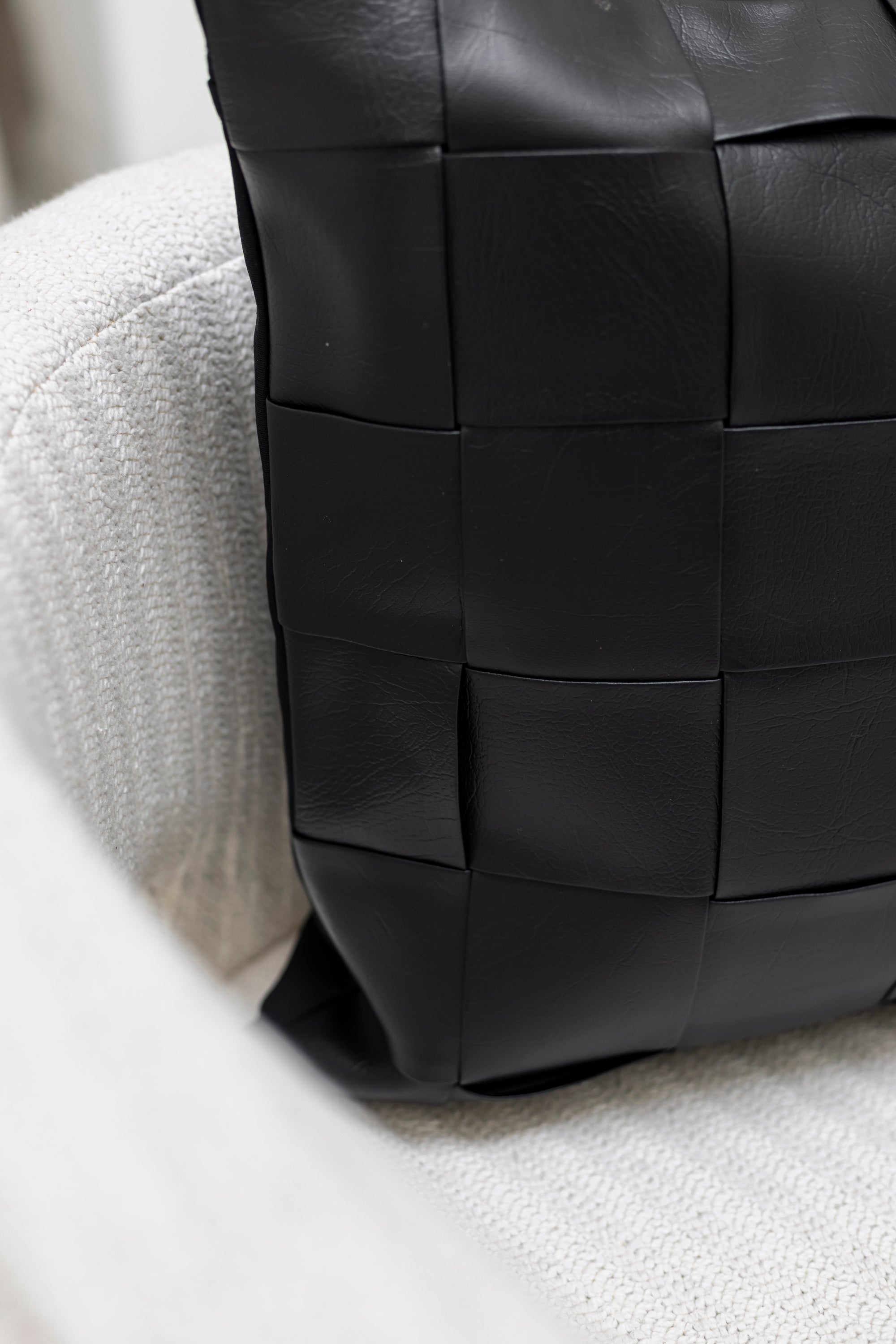 Set de 2 Cojines Monolito Ecopiel Negros