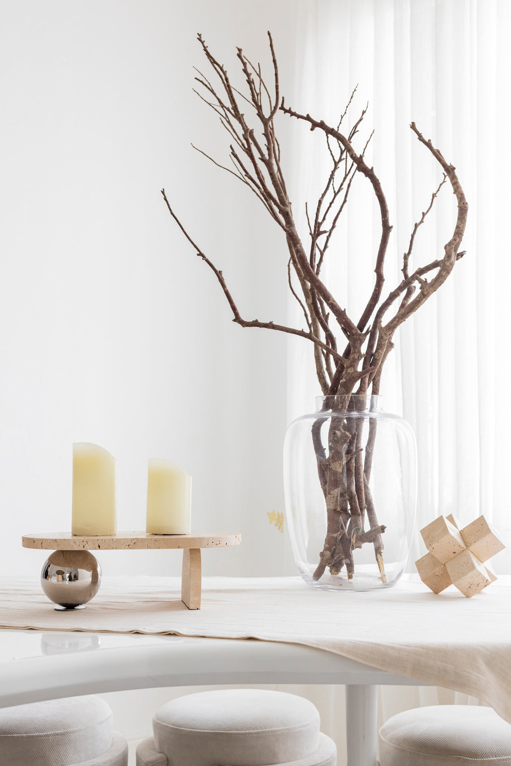 Escultura Geométrica de Travertino